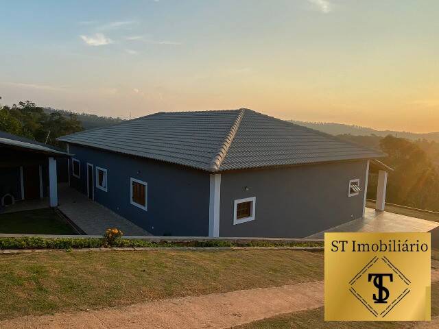 Chácara à venda com 3 quartos, 220m² - Foto 1