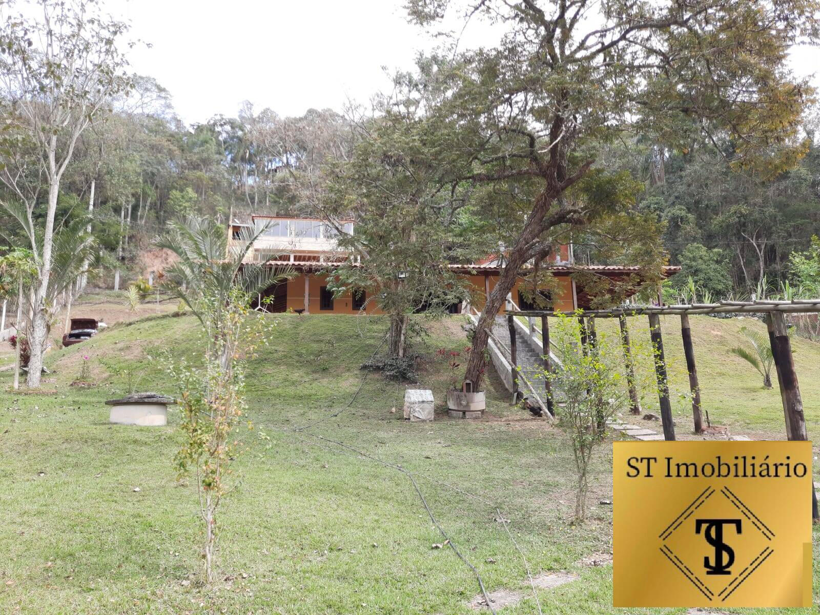 Chácara à venda com 3 quartos, 2000m² - Foto 1