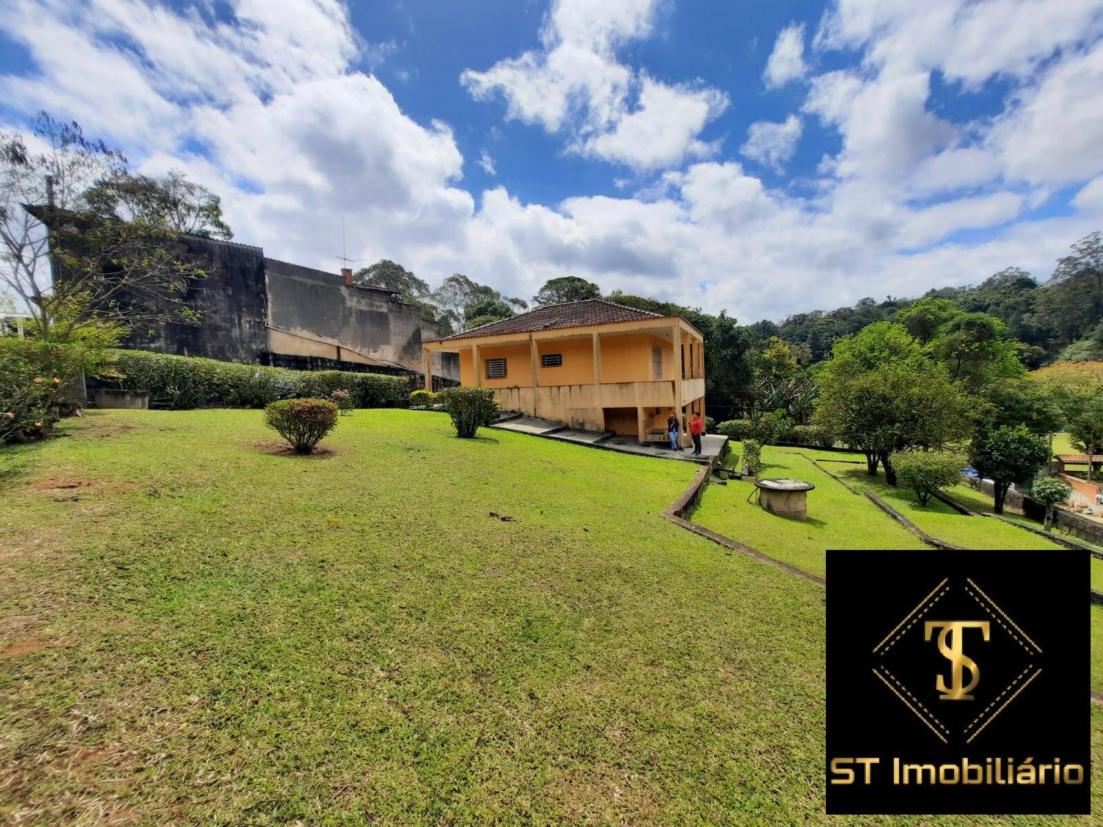 Chácara à venda com 3 quartos, 1200m² - Foto 1