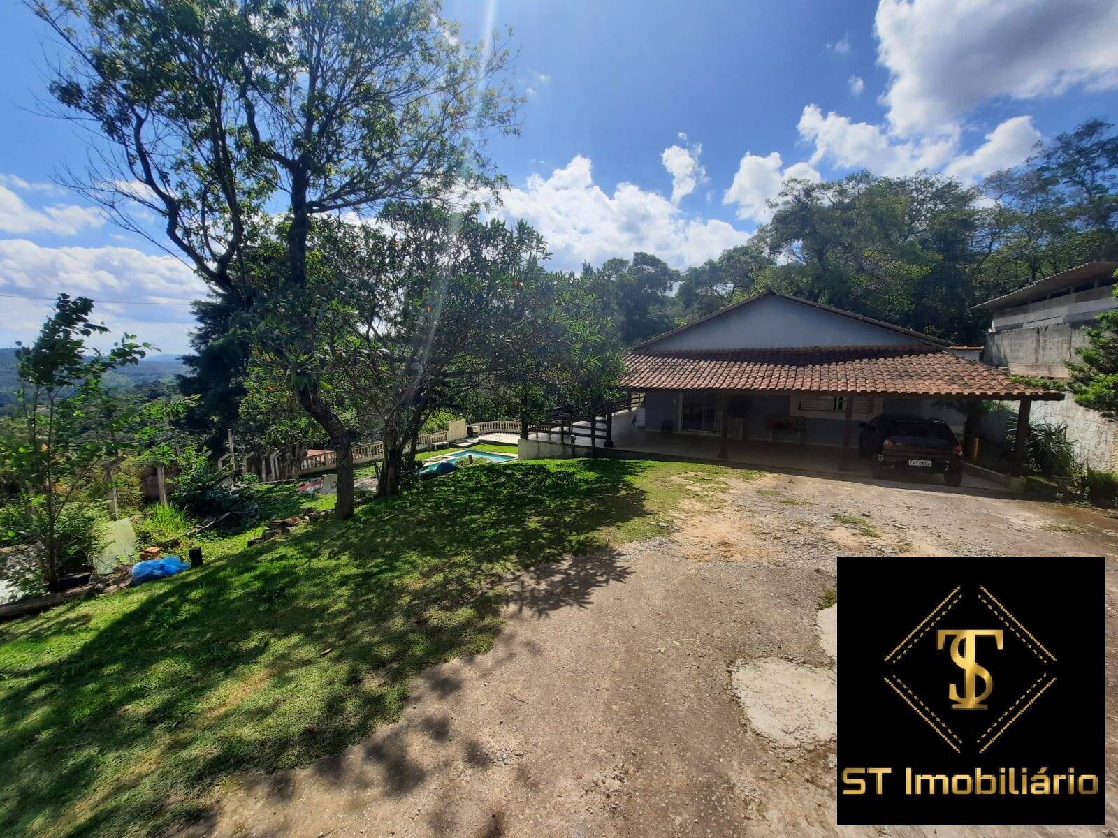 Chácara à venda com 4 quartos, 2350m² - Foto 2