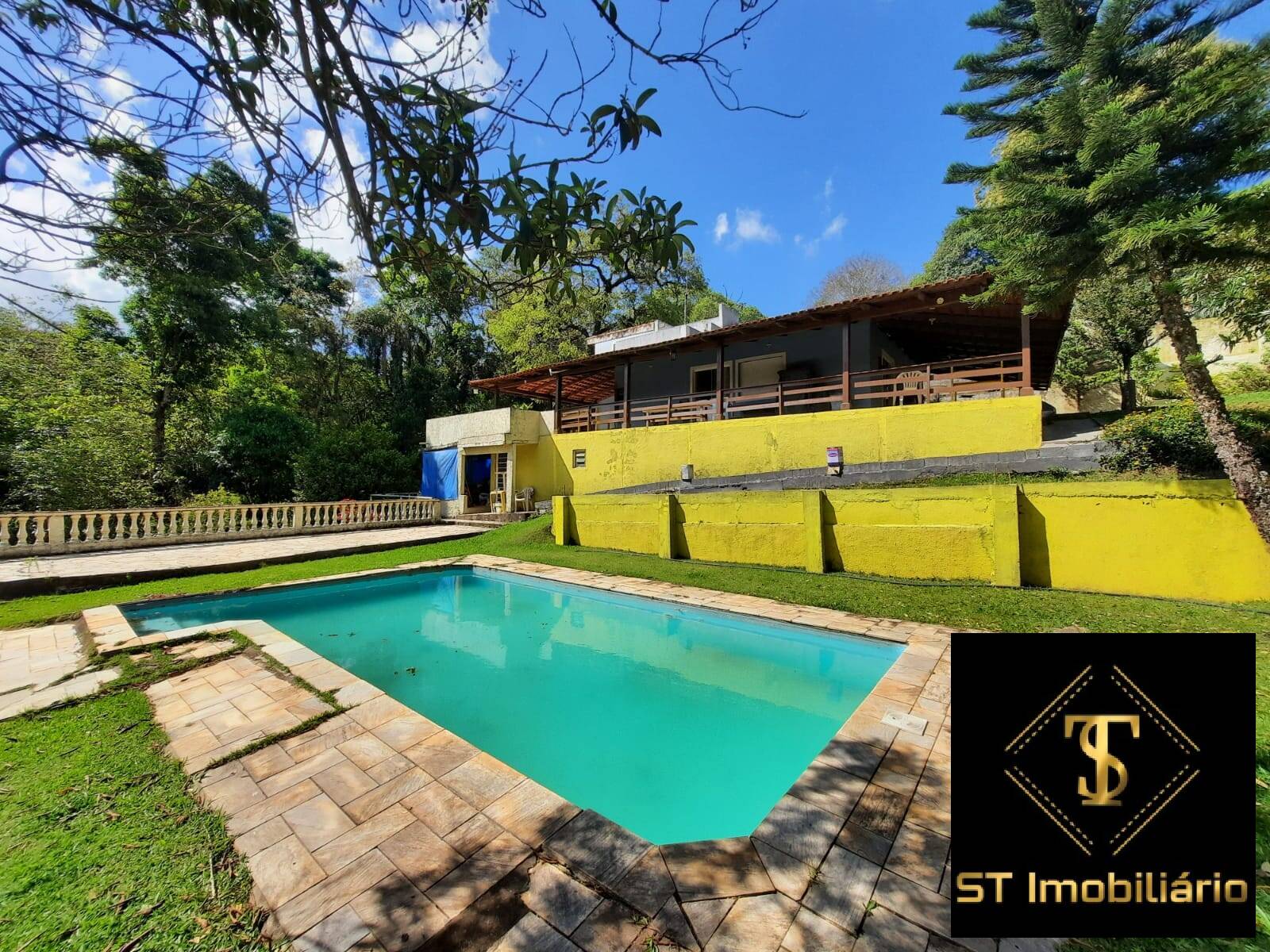 Chácara à venda com 4 quartos, 2350m² - Foto 1