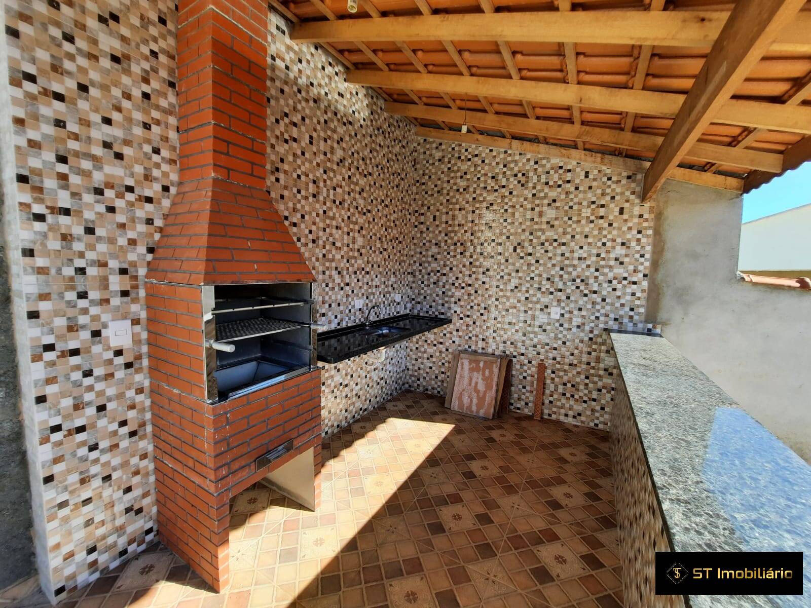 Casa à venda com 3 quartos, 110m² - Foto 4