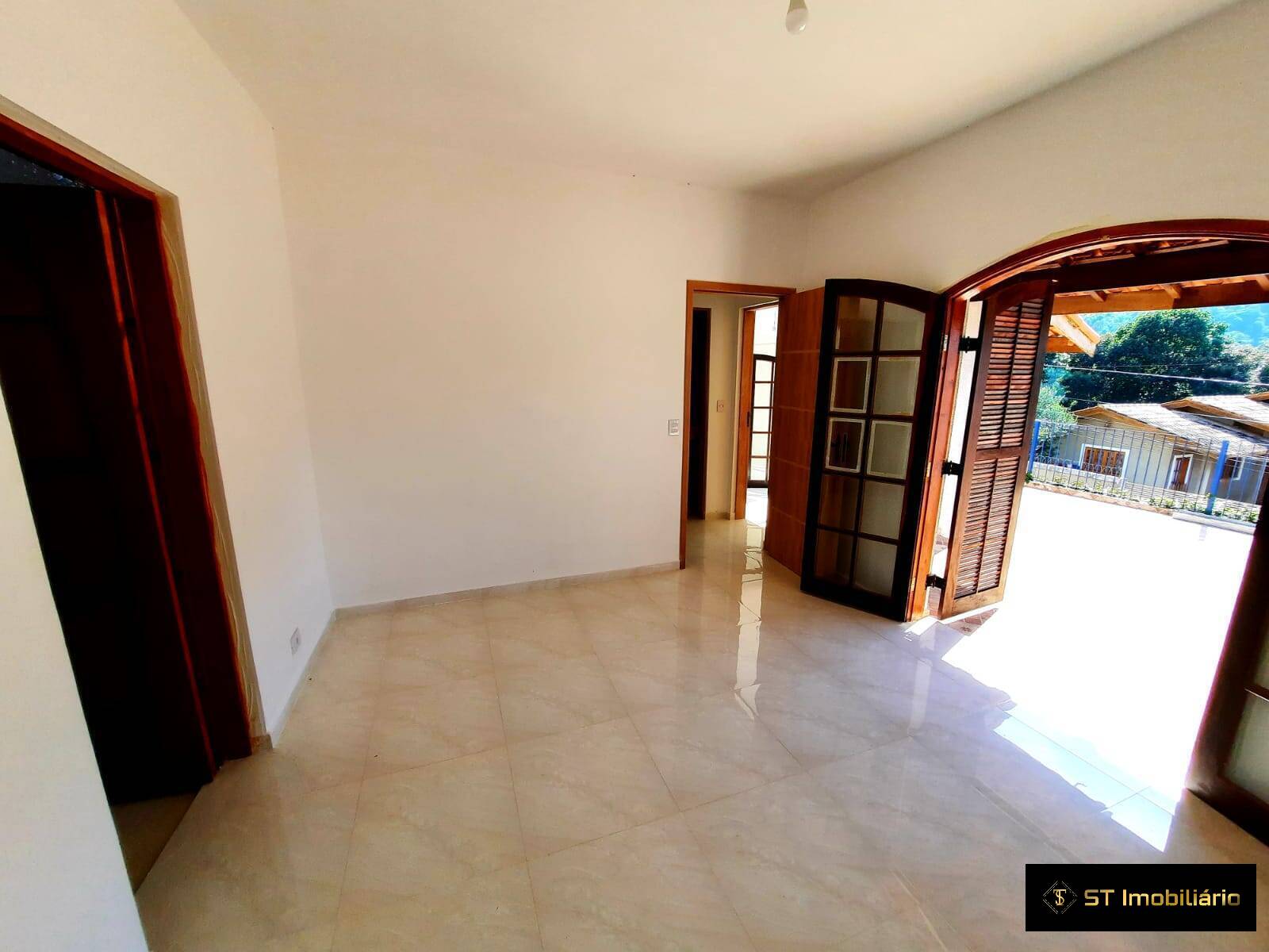 Casa à venda com 3 quartos, 110m² - Foto 11