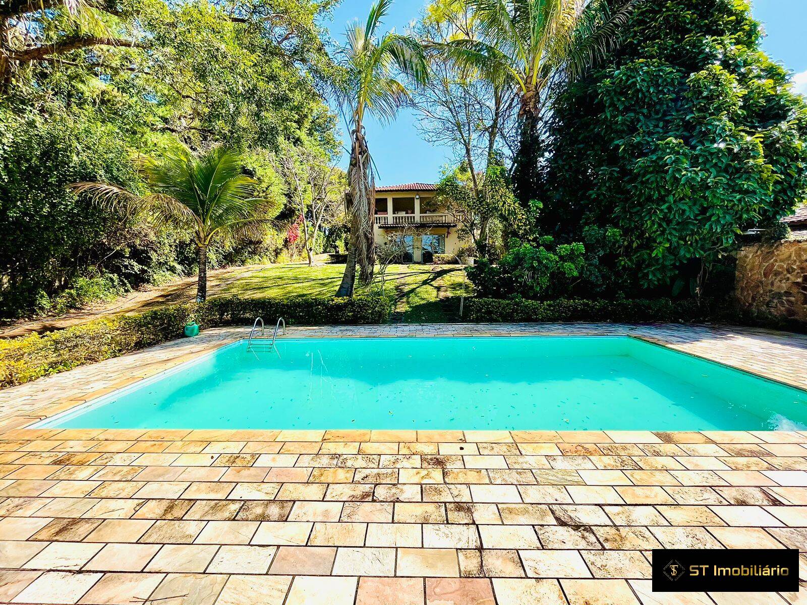 Chácara, 8 quartos, 2900 m² - Foto 1