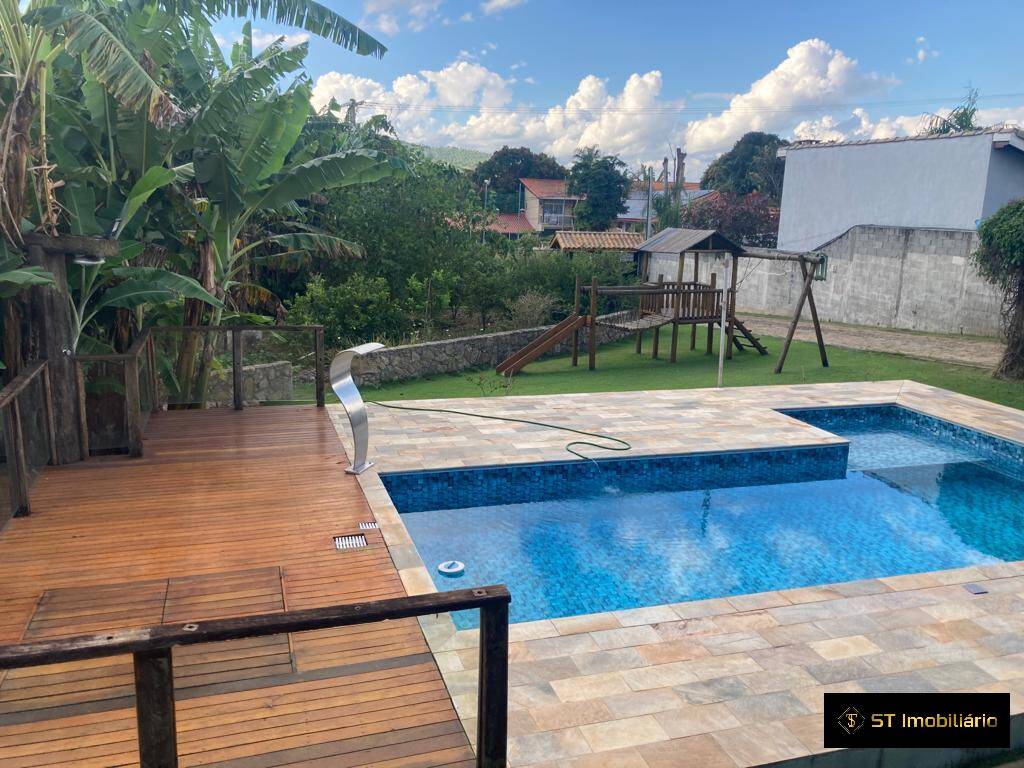 Chácara à venda com 2 quartos, 210m² - Foto 2