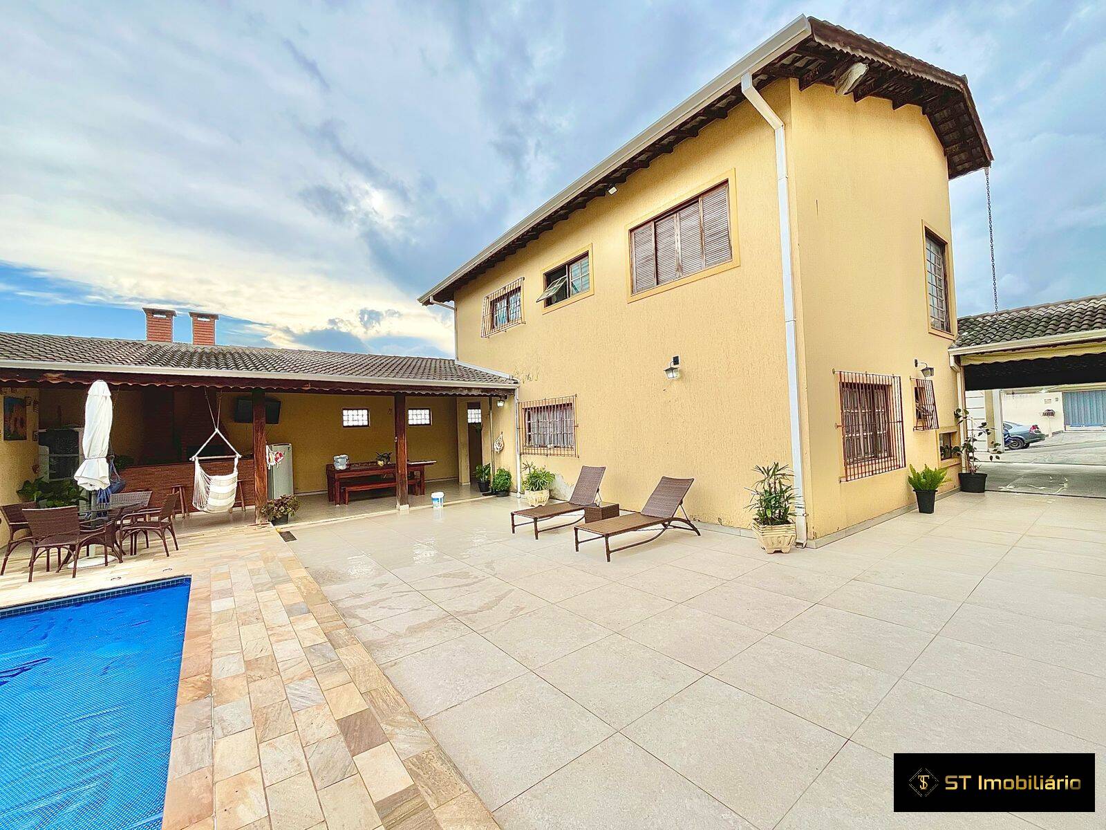 Casa, 3 quartos, 267 m² - Foto 1