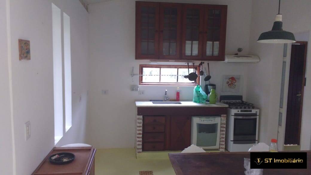 Chácara à venda com 3 quartos, 200m² - Foto 4