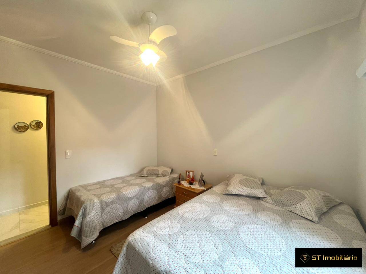 Chácara à venda com 4 quartos, 450m² - Foto 23