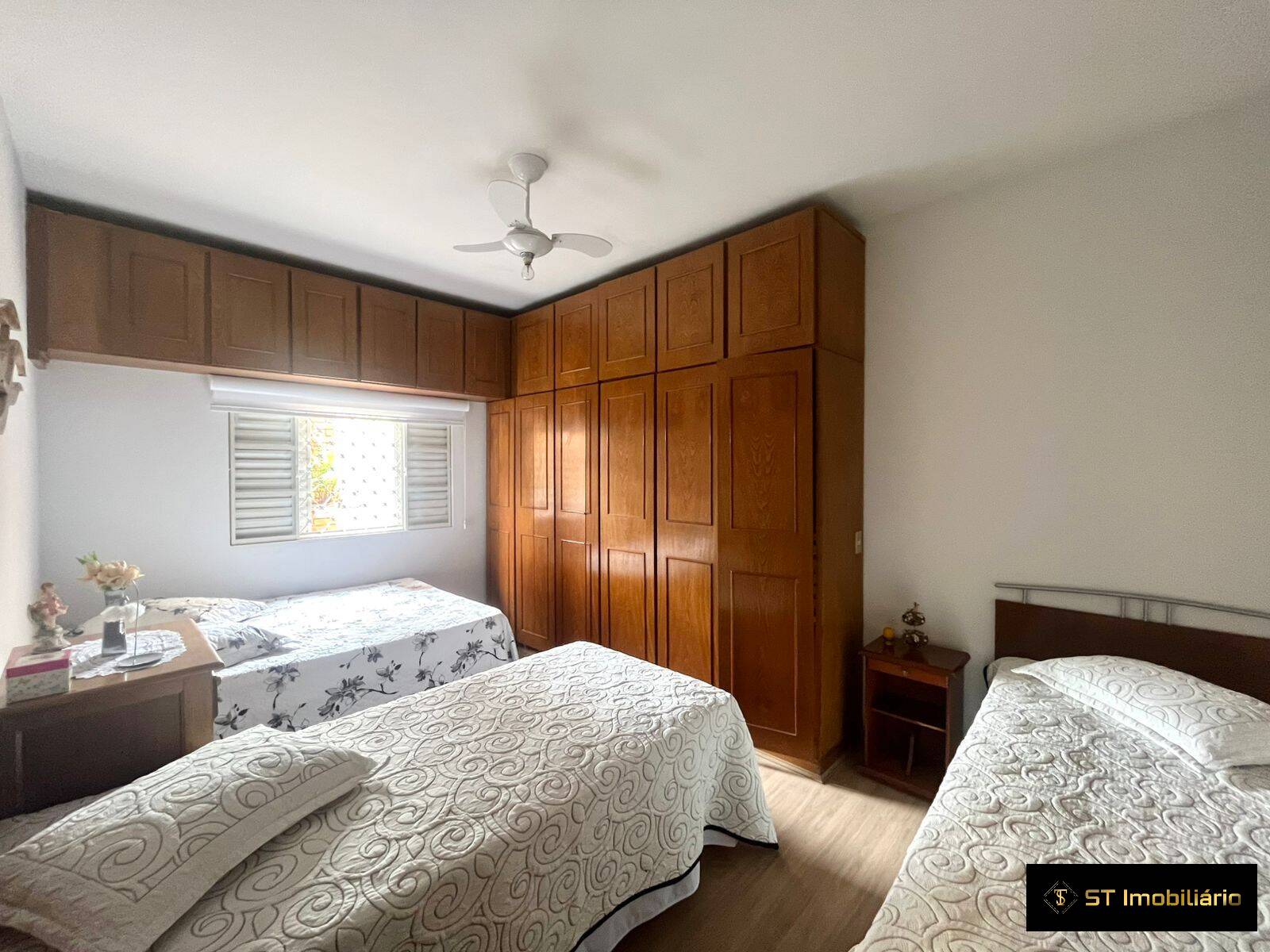 Chácara à venda com 4 quartos, 450m² - Foto 26
