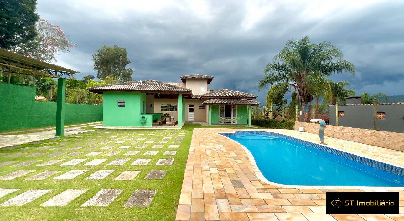 Chácara à venda com 3 quartos, 220m² - Foto 1