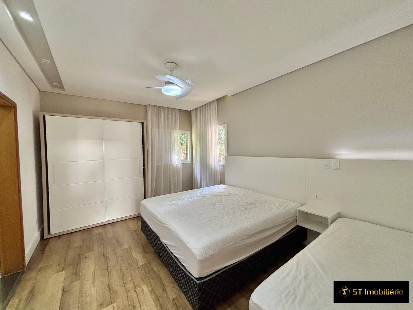 Chácara à venda com 6 quartos, 350m² - Foto 14