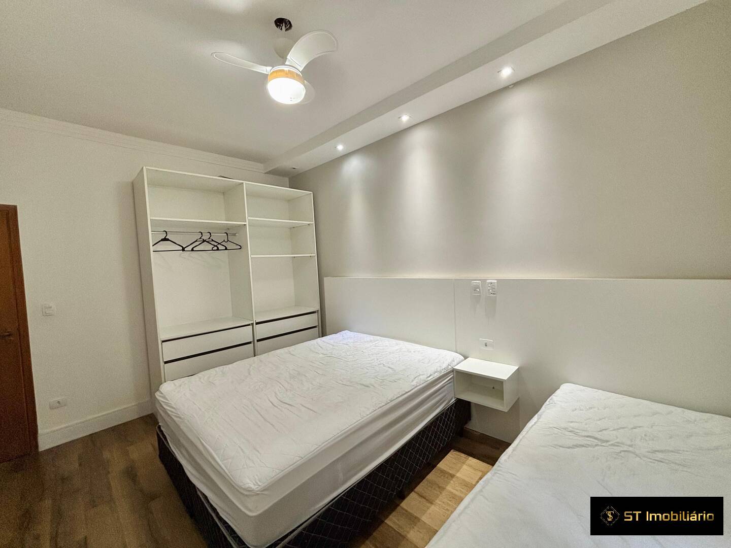 Chácara à venda com 6 quartos, 350m² - Foto 17