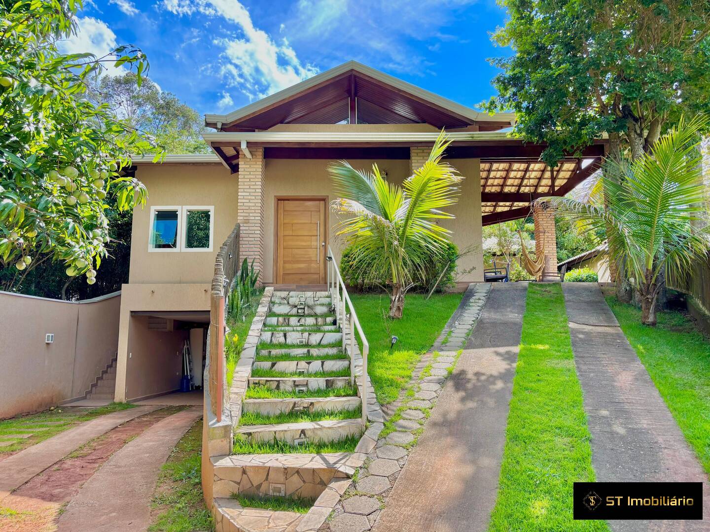 Chácara à venda com 6 quartos, 350m² - Foto 2