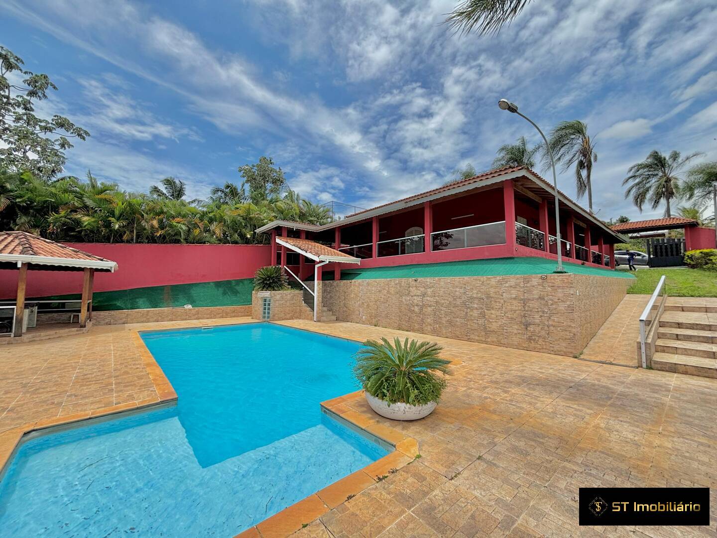 Chácara à venda com 5 quartos, 2000m² - Foto 1