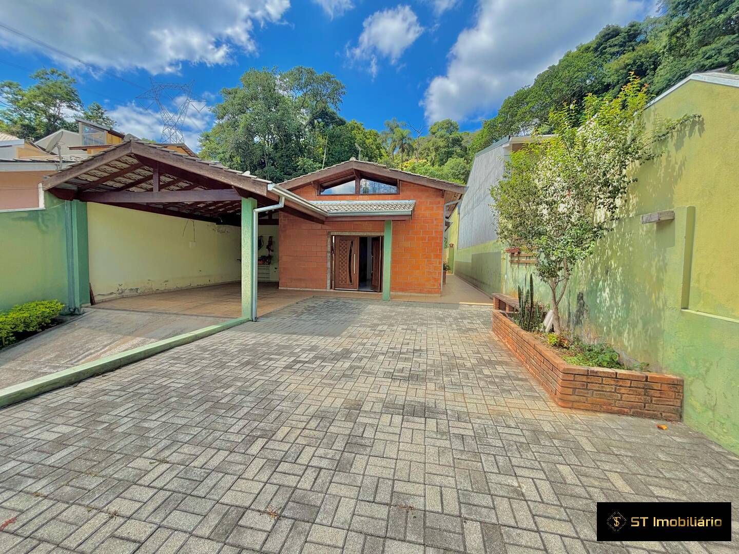 Casa à venda com 3 quartos, 167m² - Foto 1