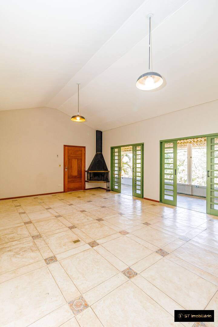 Chácara à venda com 3 quartos, 226m² - Foto 8