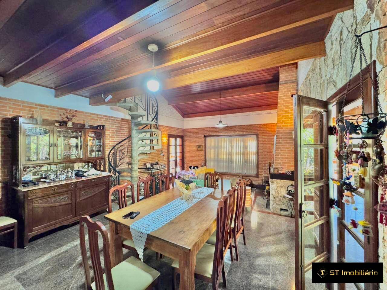 Chácara à venda com 5 quartos, 546m² - Foto 4