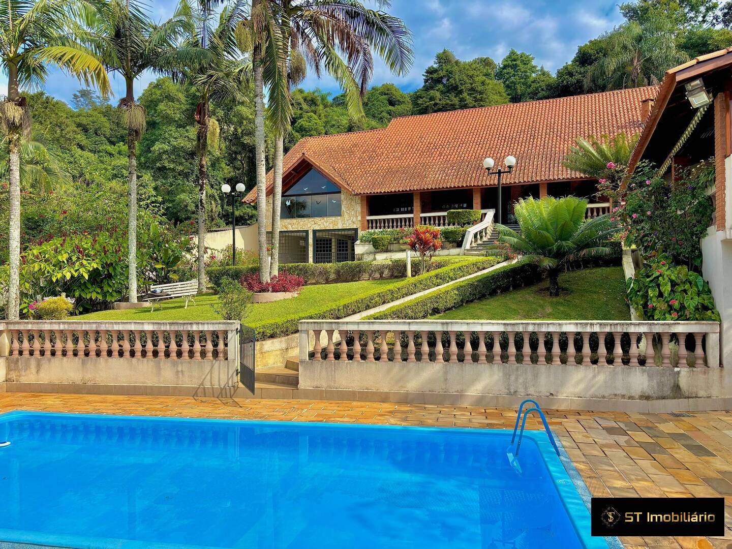 Chácara à venda com 5 quartos, 650m² - Foto 2
