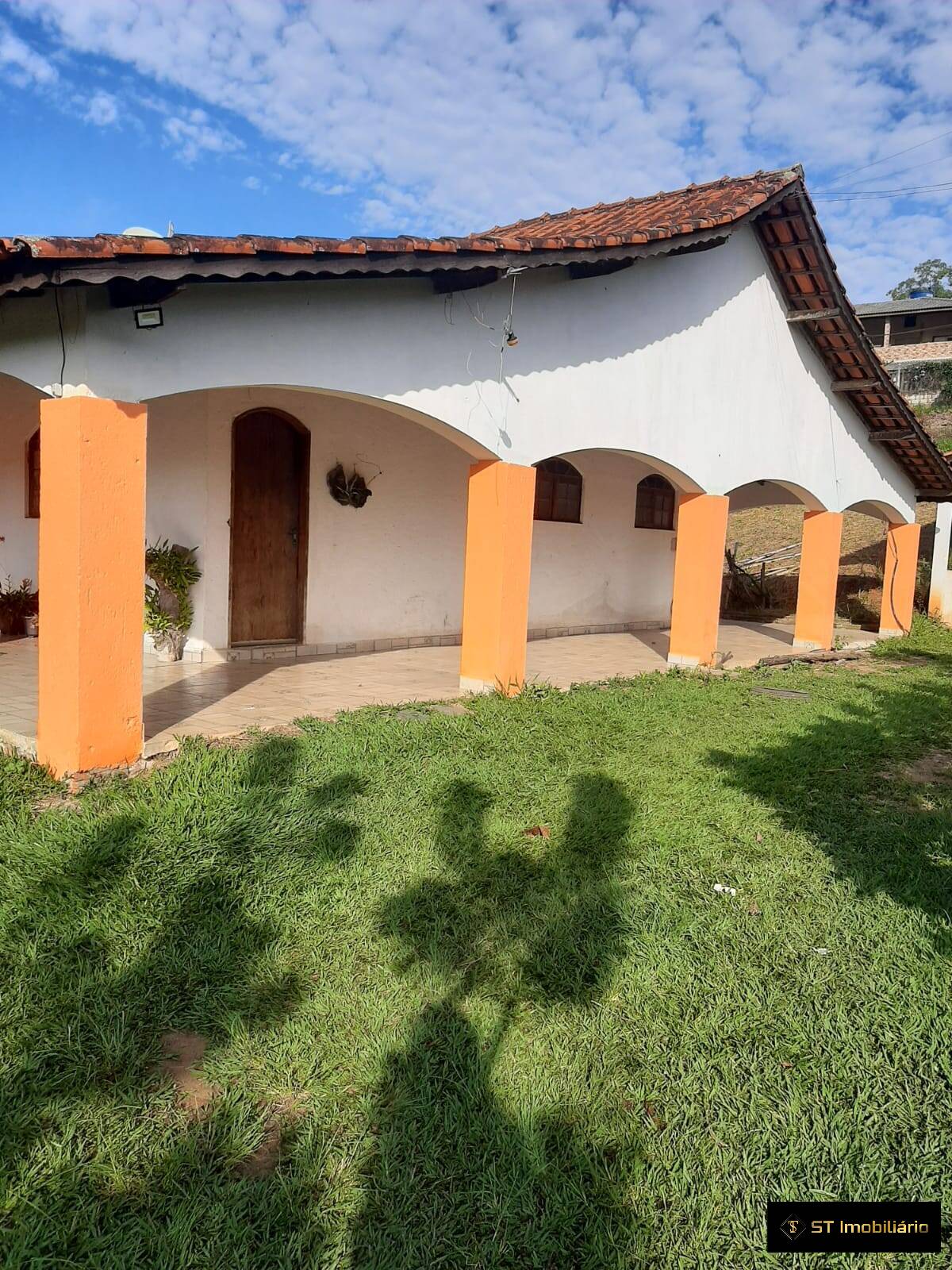 Chácara à venda com 3 quartos, 225m² - Foto 1