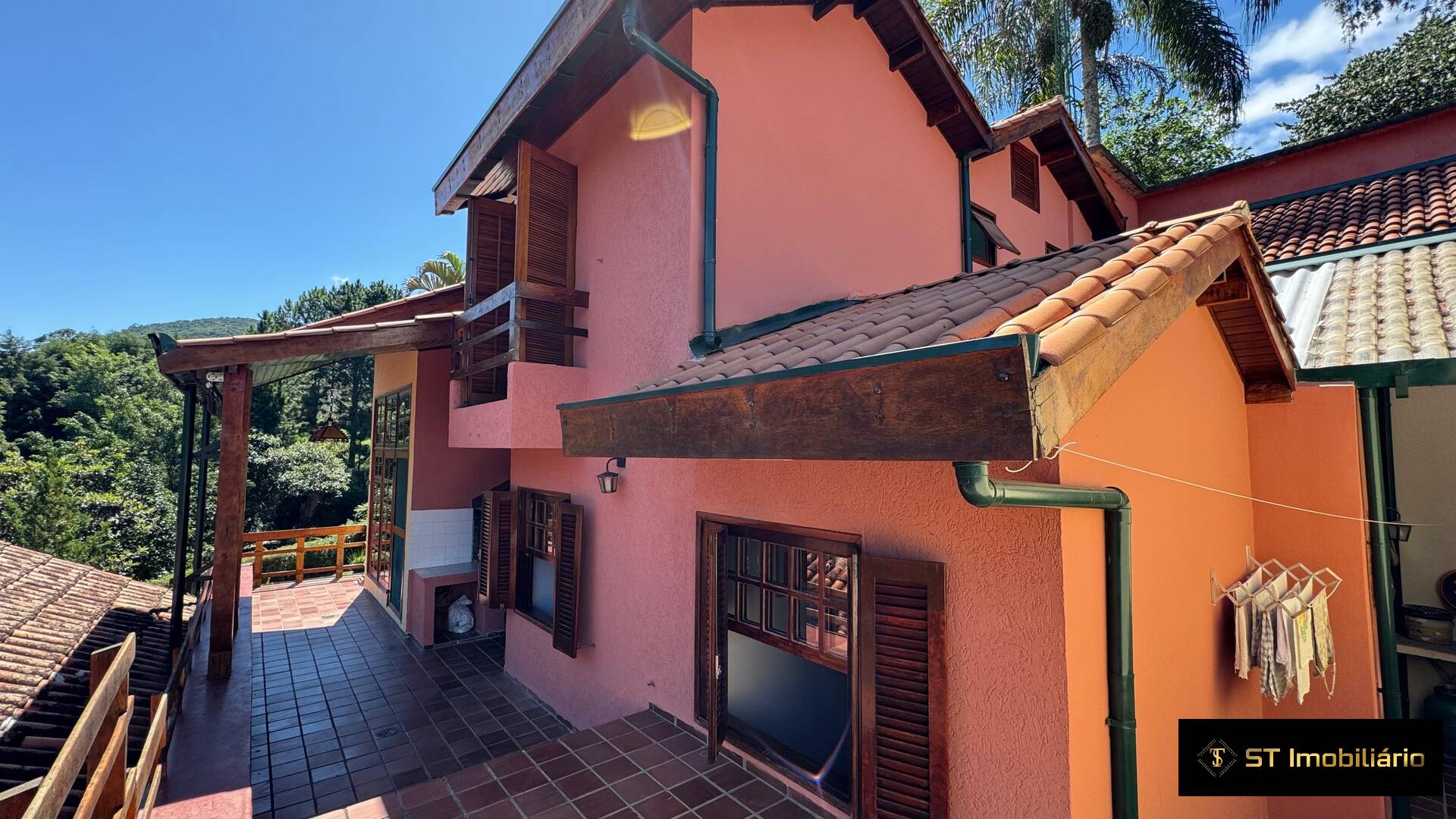 Casa à venda com 4 quartos, 120m² - Foto 1