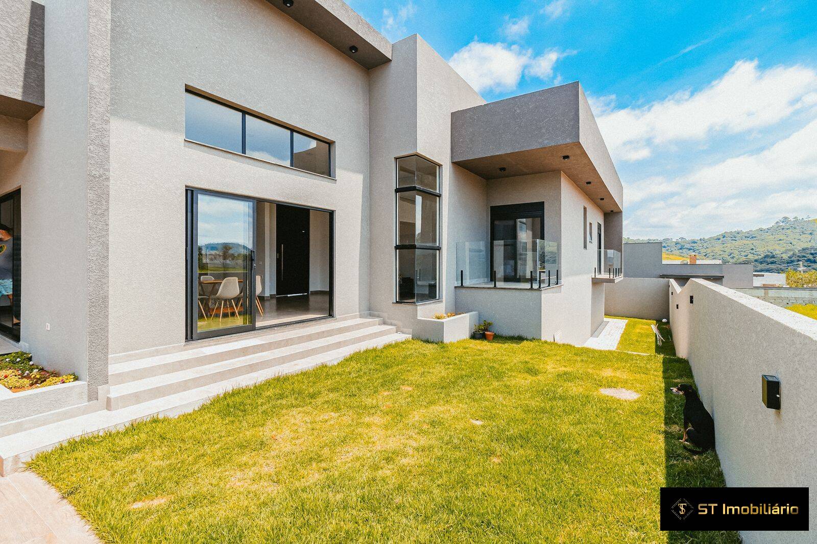 Casa à venda com 3 quartos, 272m² - Foto 5
