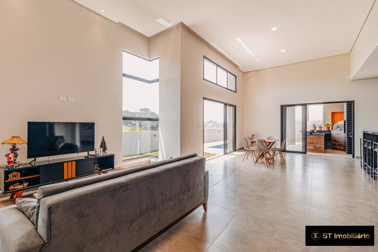 Casa à venda com 3 quartos, 272m² - Foto 8