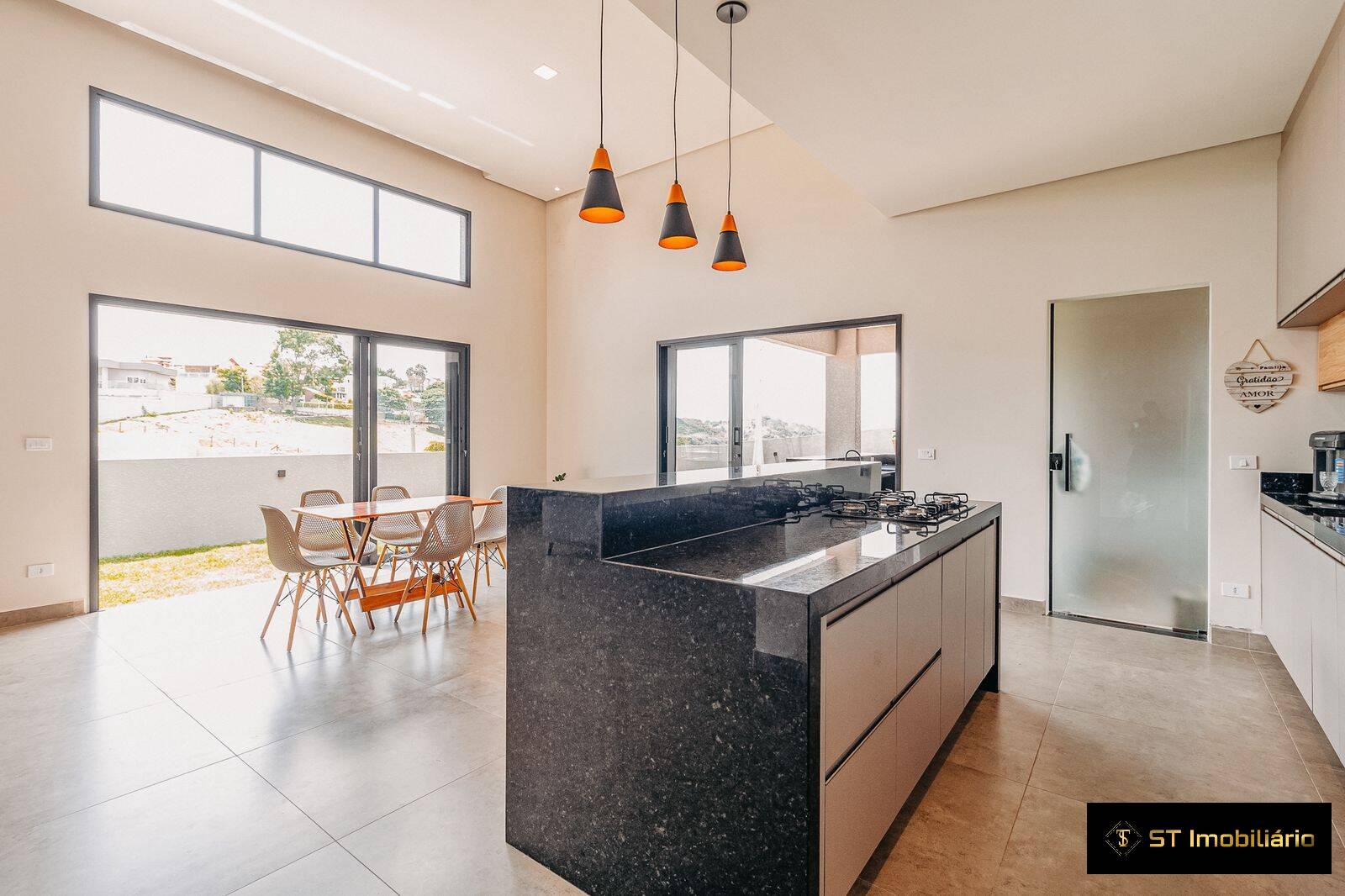 Casa à venda com 3 quartos, 272m² - Foto 17