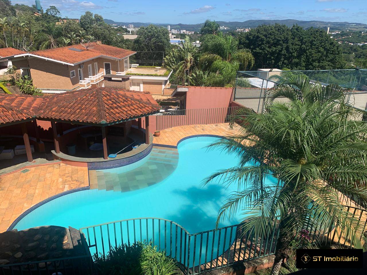 Fazenda à venda com 4 quartos, 536m² - Foto 2