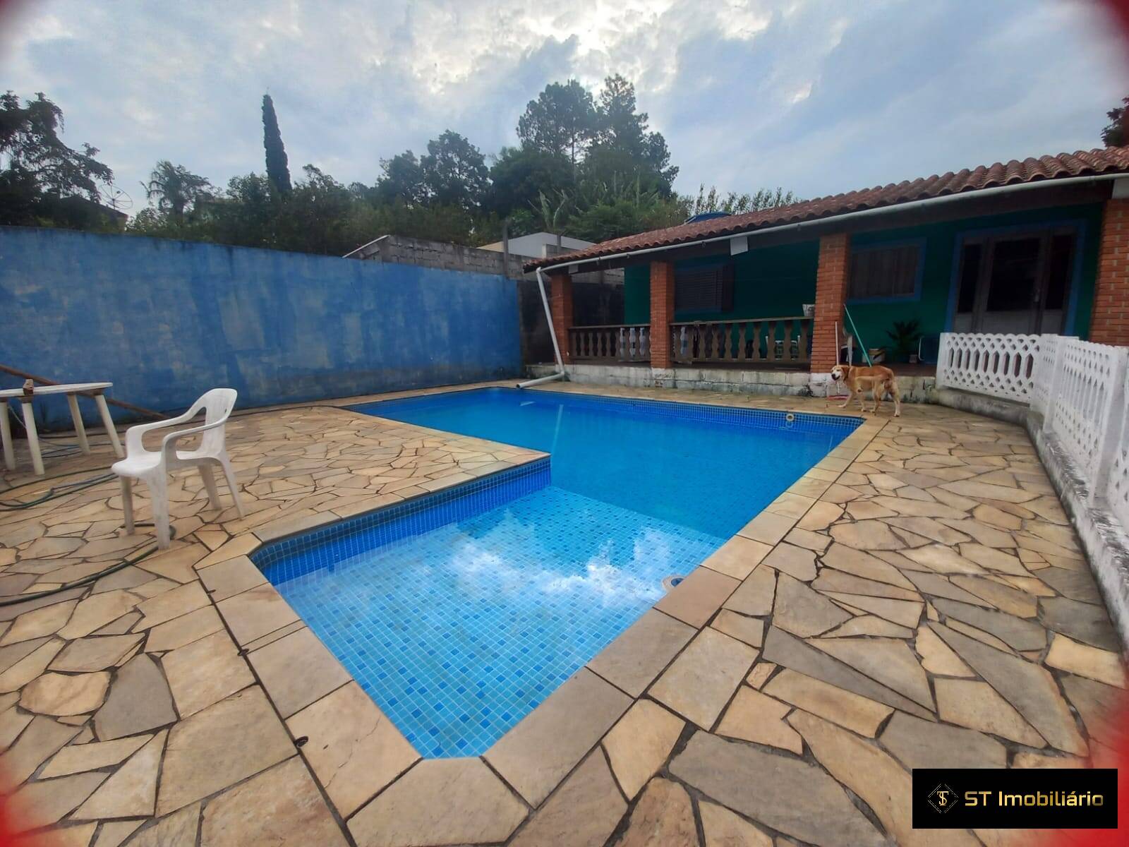 Chácara à venda com 3 quartos, 200m² - Foto 1