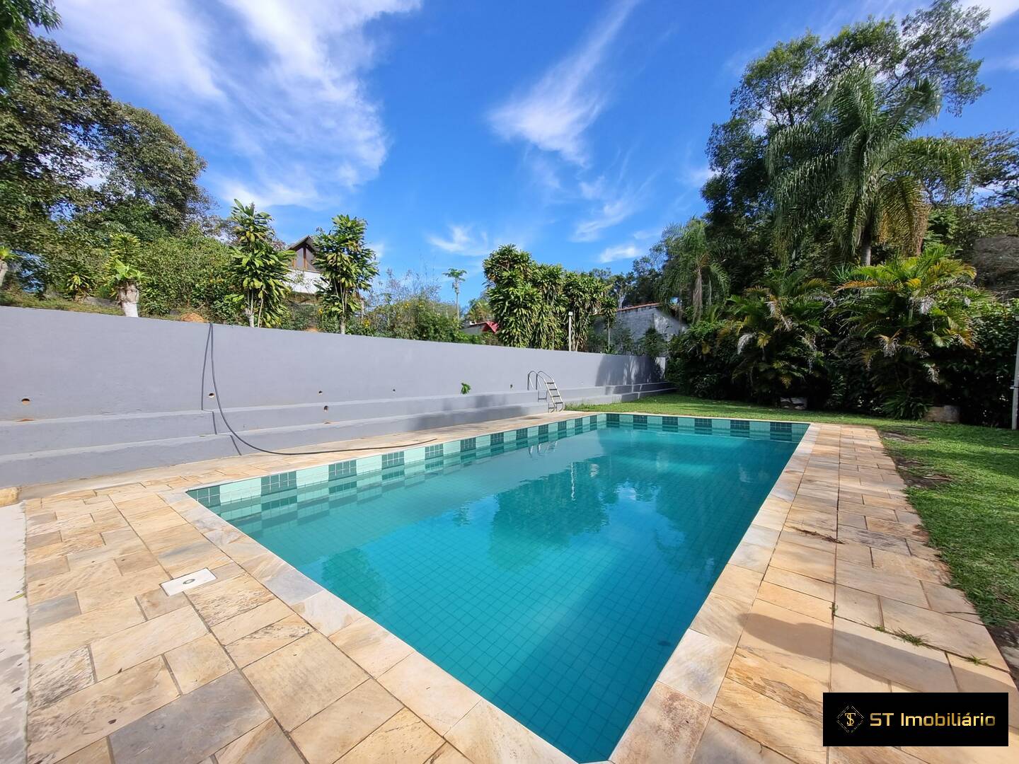 Chácara à venda com 5 quartos, 230m² - Foto 2