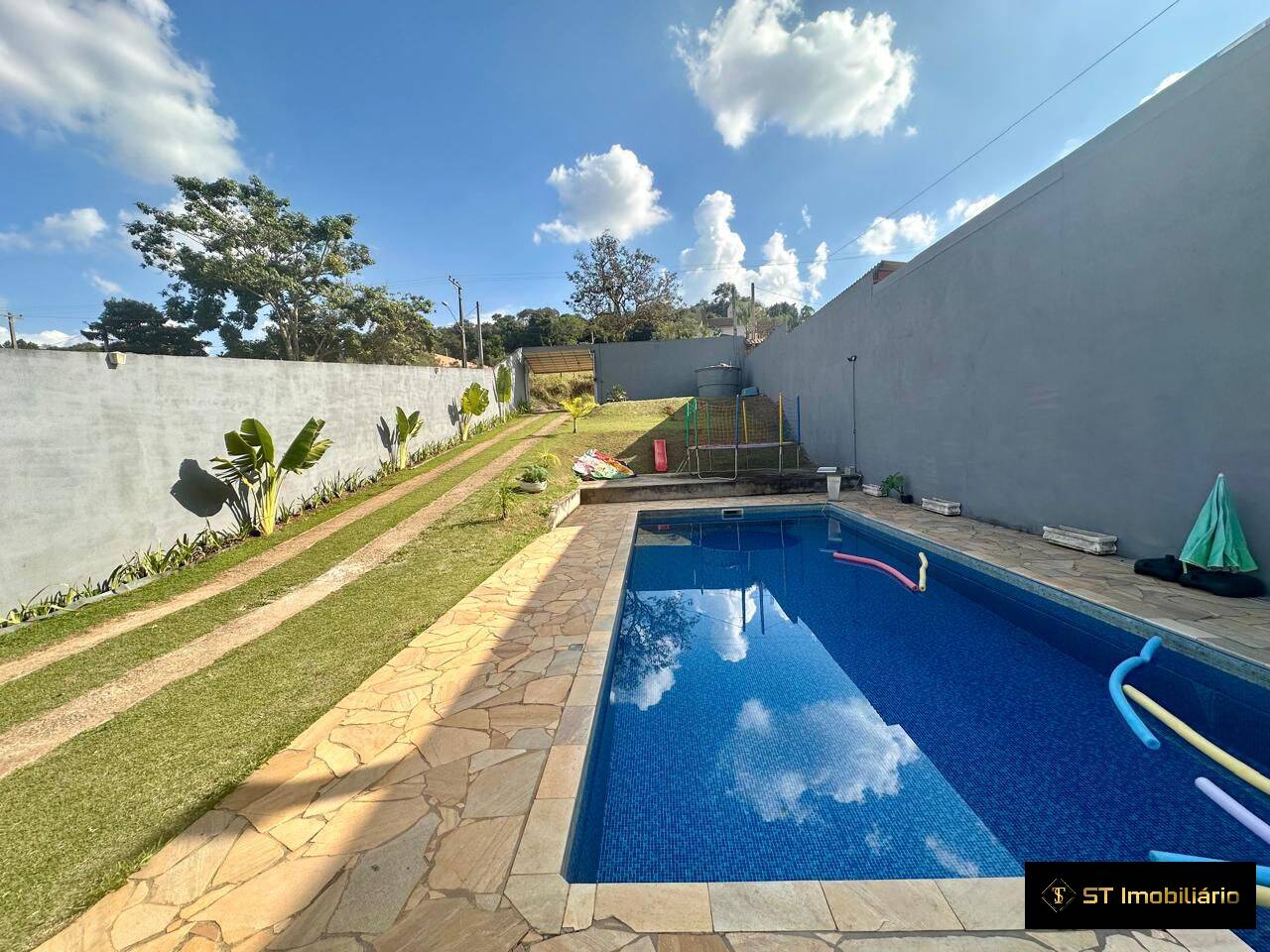Chácara à venda com 3 quartos, 199m² - Foto 3