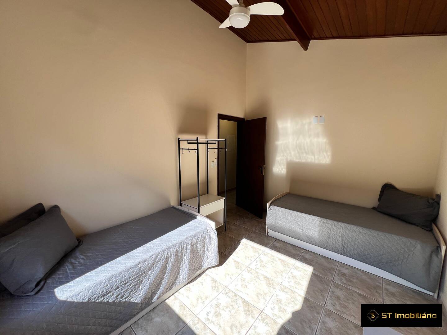 Chácara à venda com 3 quartos, 160m² - Foto 17