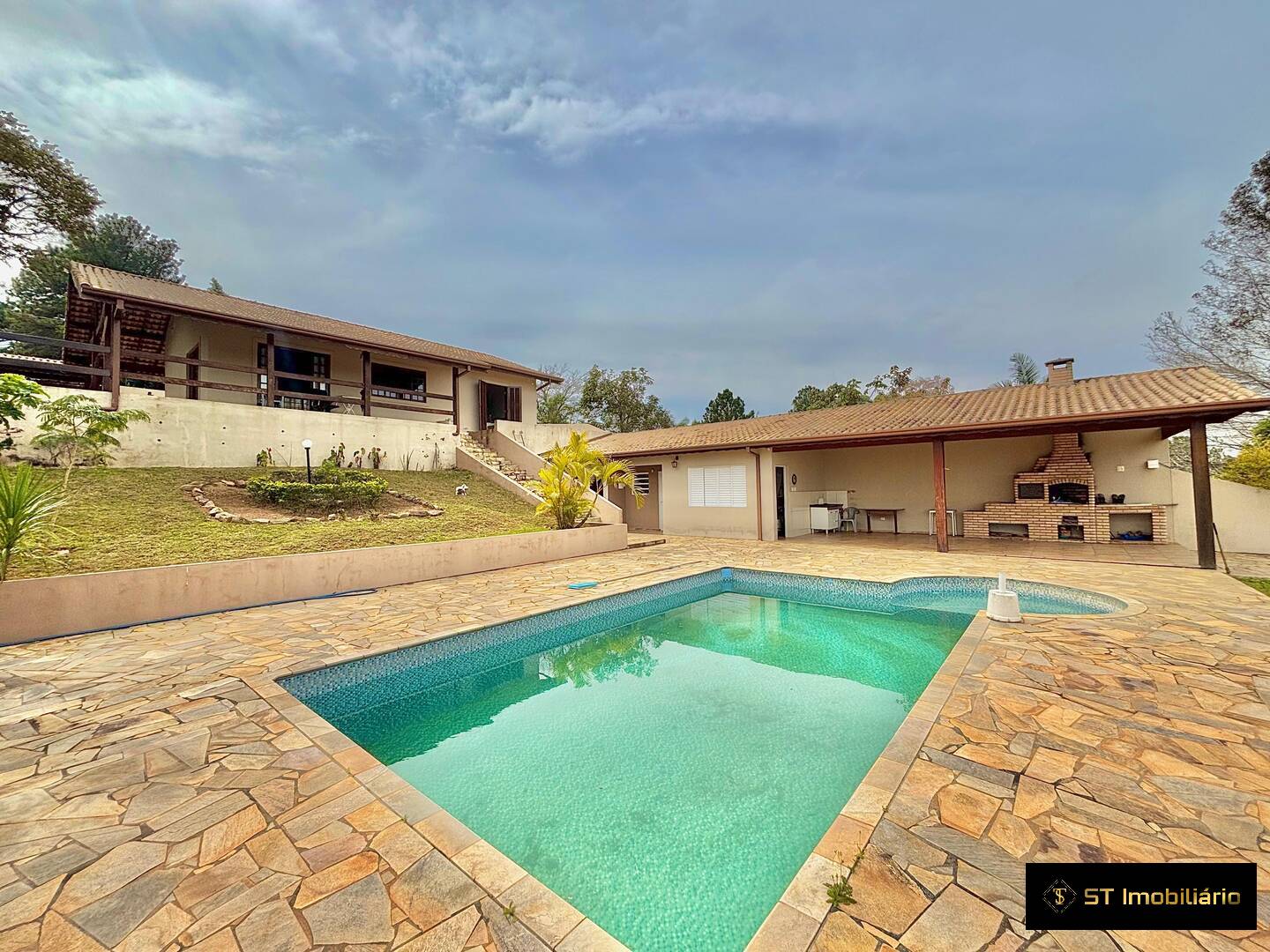 Chácara à venda com 3 quartos, 272m² - Foto 2