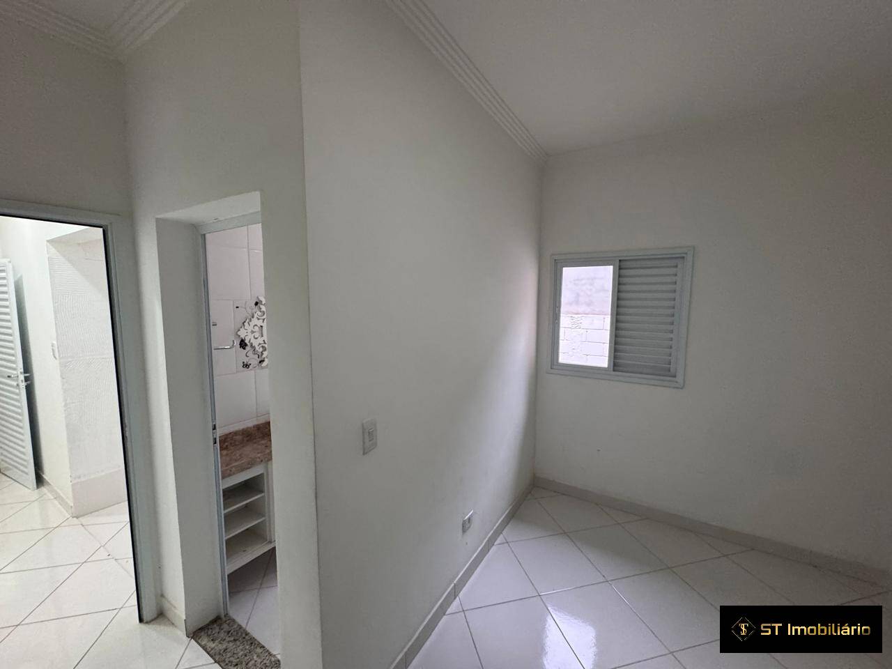 Casa de Condomínio para alugar com 4 quartos, 250m² - Foto 8