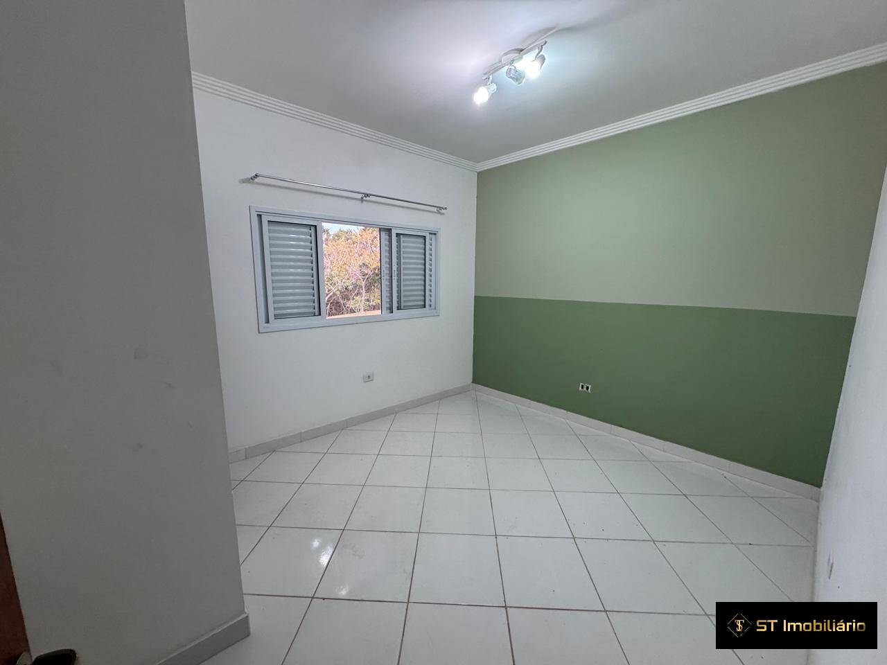 Casa de Condomínio para alugar com 4 quartos, 250m² - Foto 7