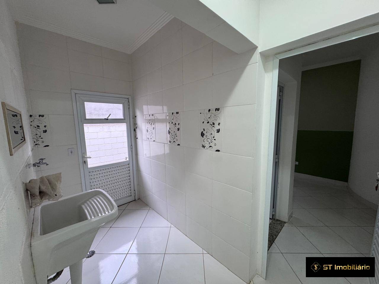 Casa de Condomínio para alugar com 4 quartos, 250m² - Foto 17