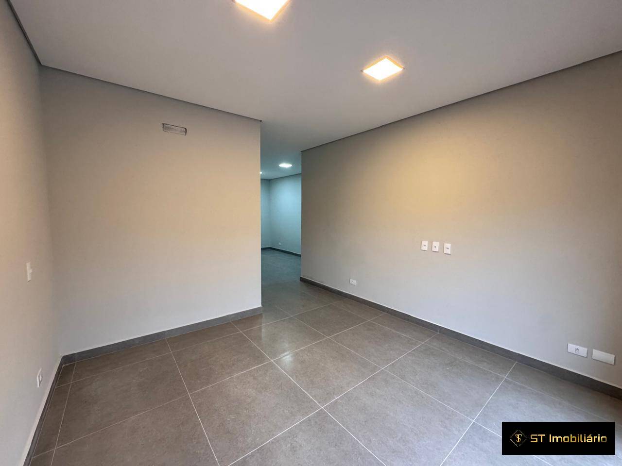 Casa para alugar com 3 quartos, 400m² - Foto 4