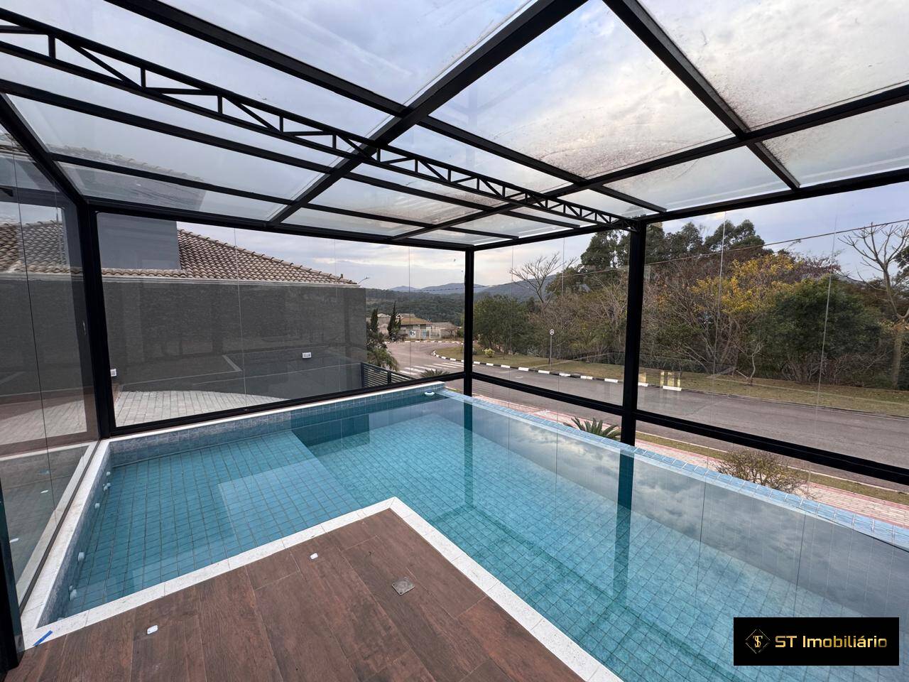 Casa para alugar com 3 quartos, 400m² - Foto 6