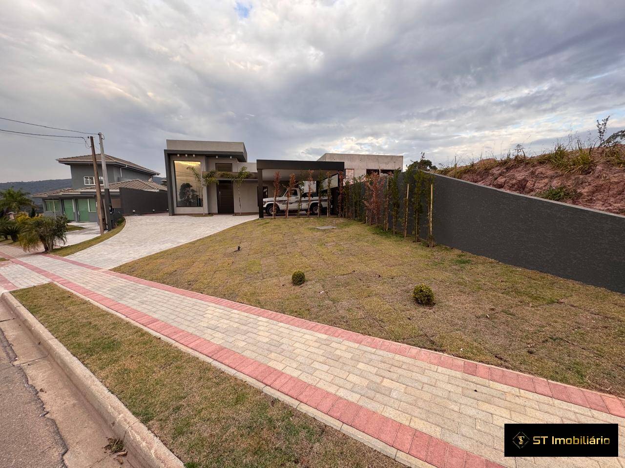 Casa para alugar com 3 quartos, 400m² - Foto 11