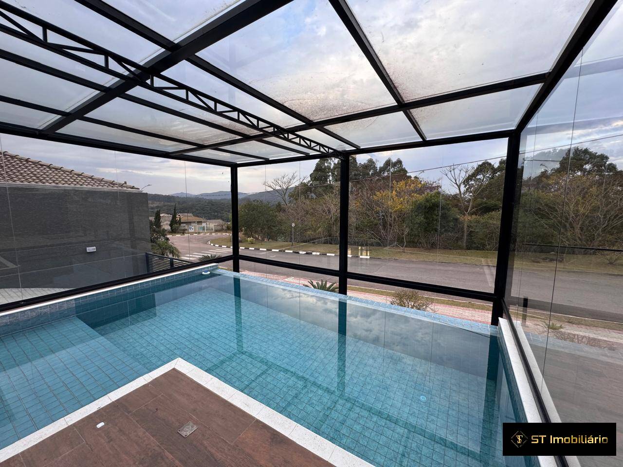 Casa para alugar com 3 quartos, 400m² - Foto 17