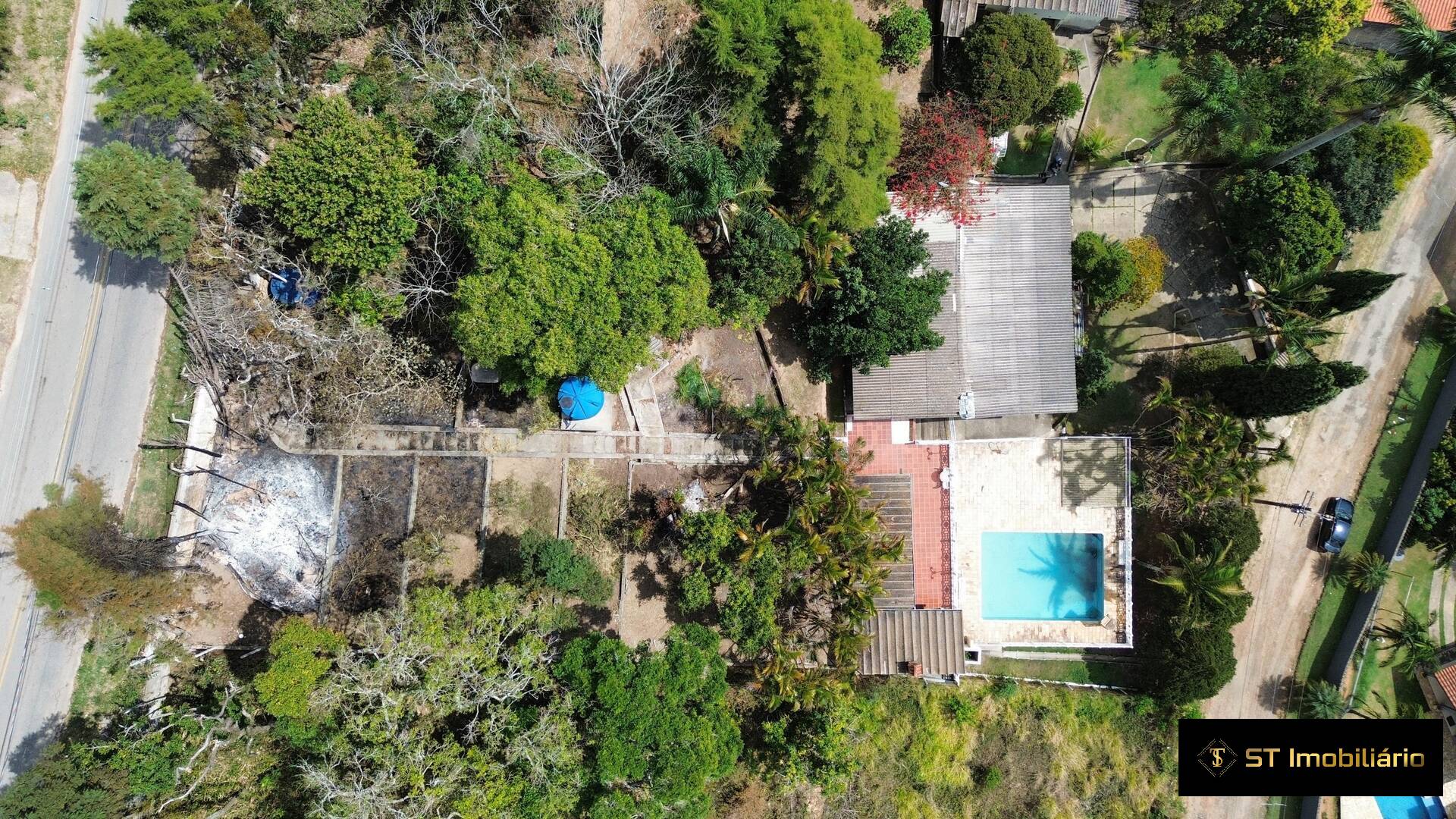 Chácara à venda com 4 quartos, 295m² - Foto 2