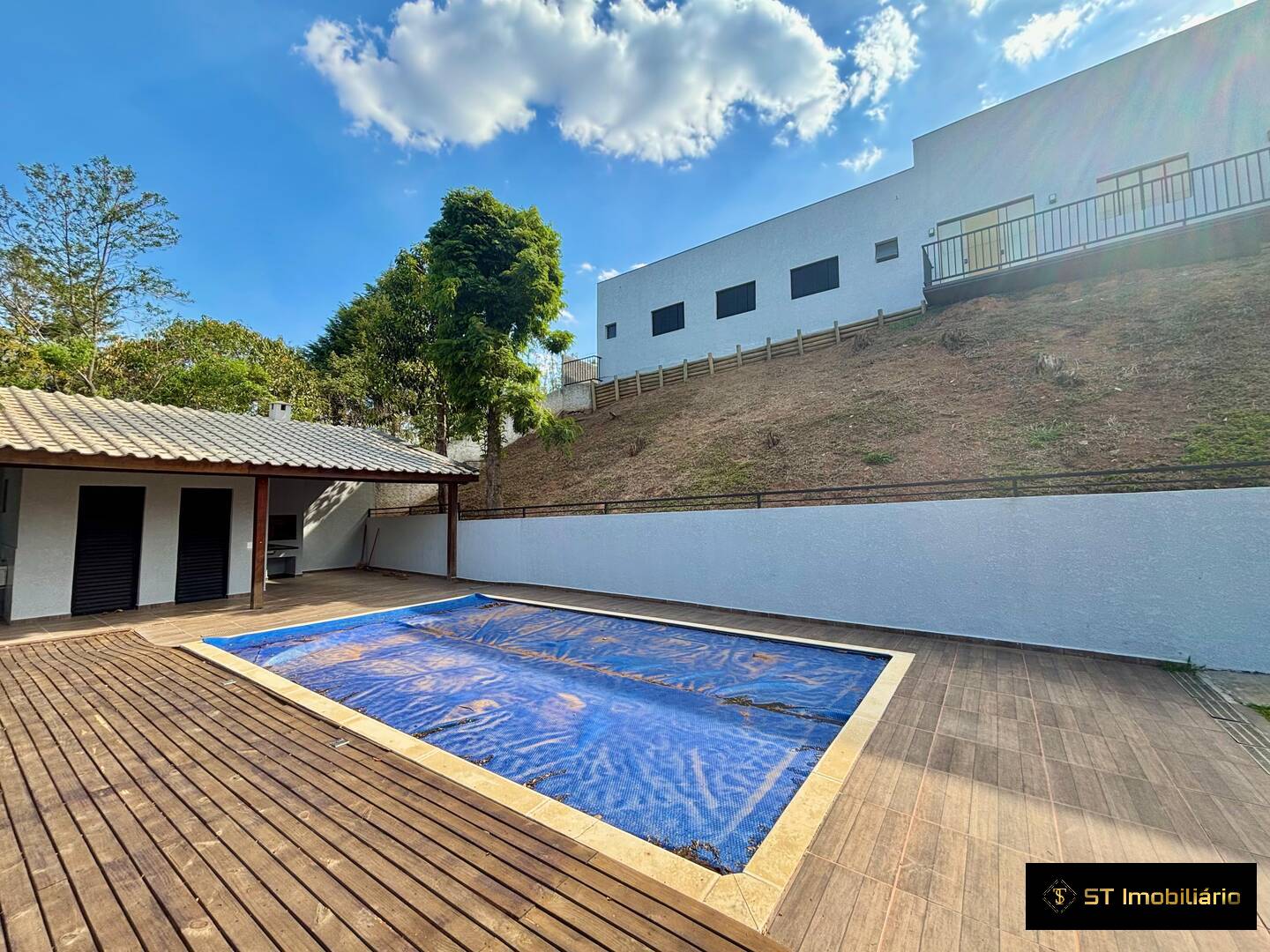 Chácara, 3 quartos, 880 m² - Foto 1
