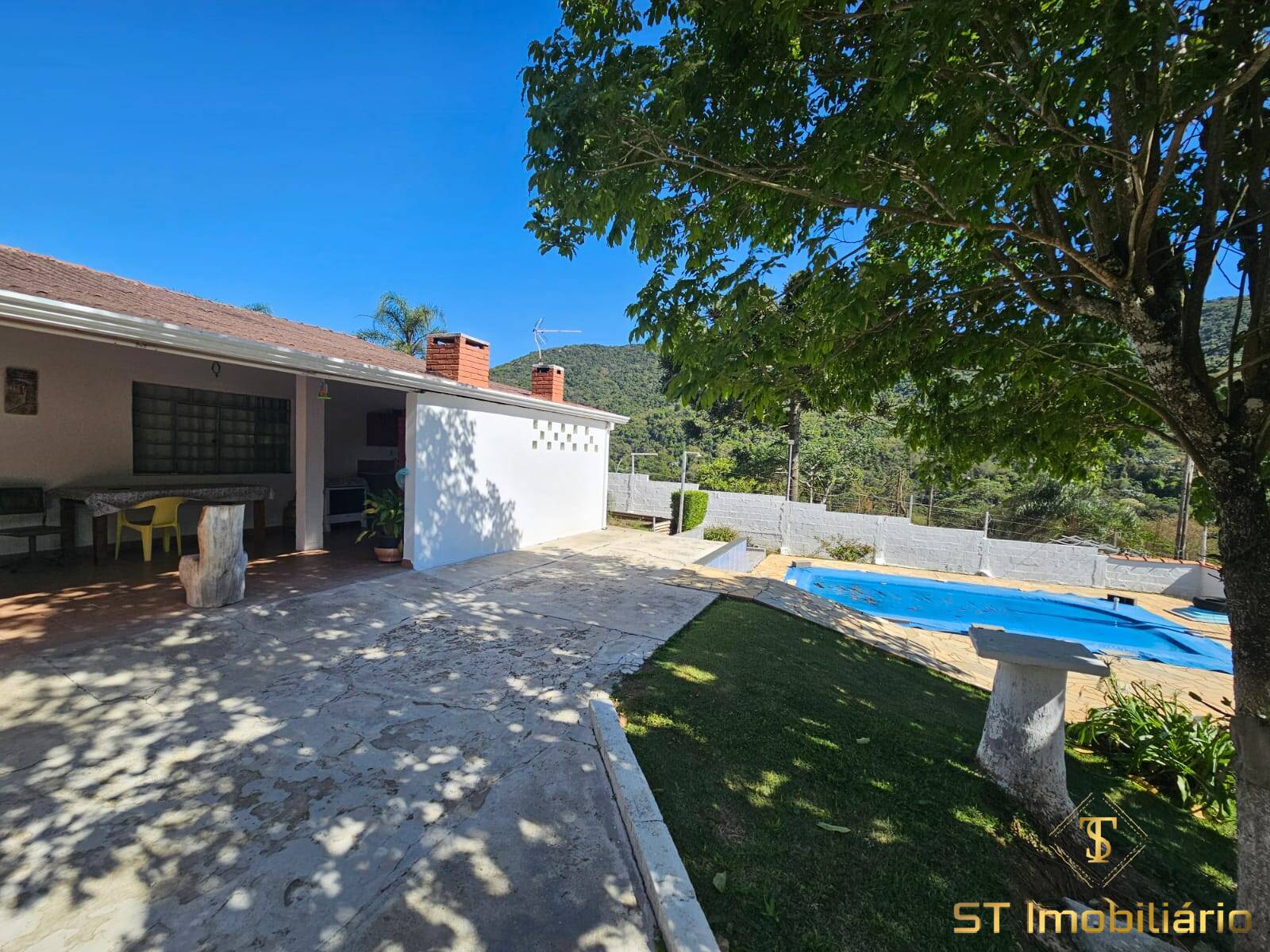 Chácara, 2 quartos, 2500 m² - Foto 1