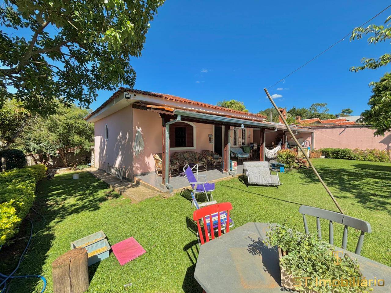 Chácara, 3 quartos, 1080 m² - Foto 1