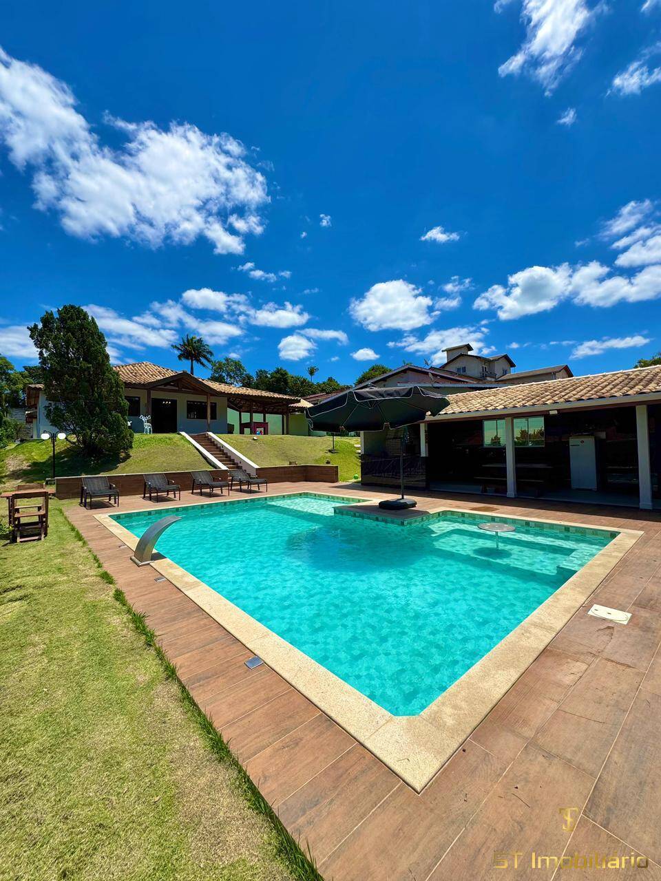 Chácara, 5 quartos, 1400 m² - Foto 1