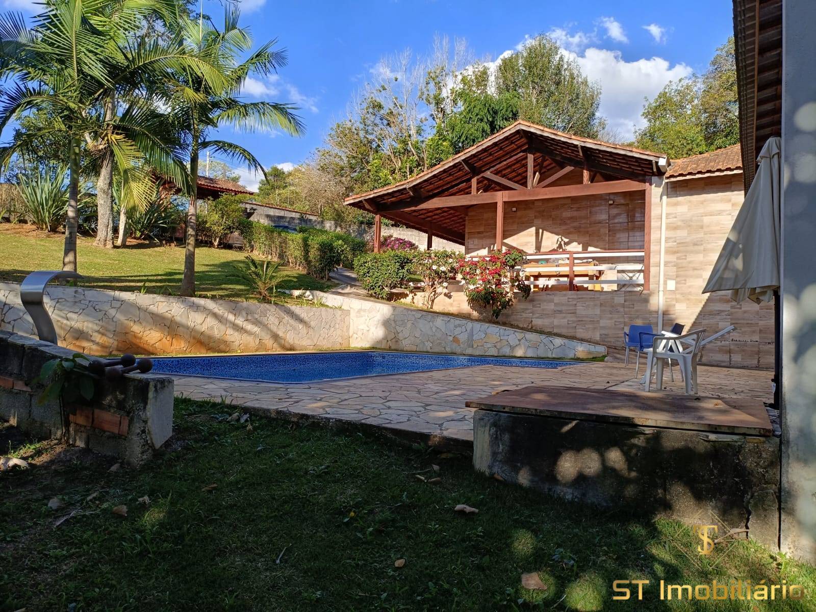 Chácara, 2 quartos, 2475 m² - Foto 1