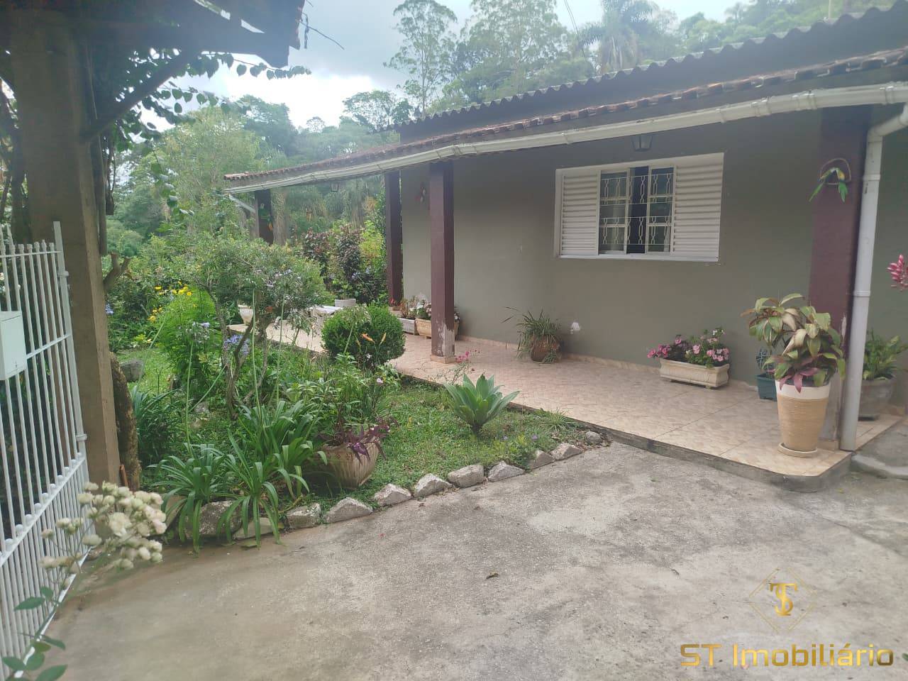 Chácara, 2 quartos, 2070 m² - Foto 1