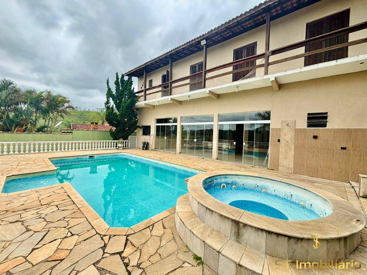 Chácara, 4 quartos, 1110 m² - Foto 2