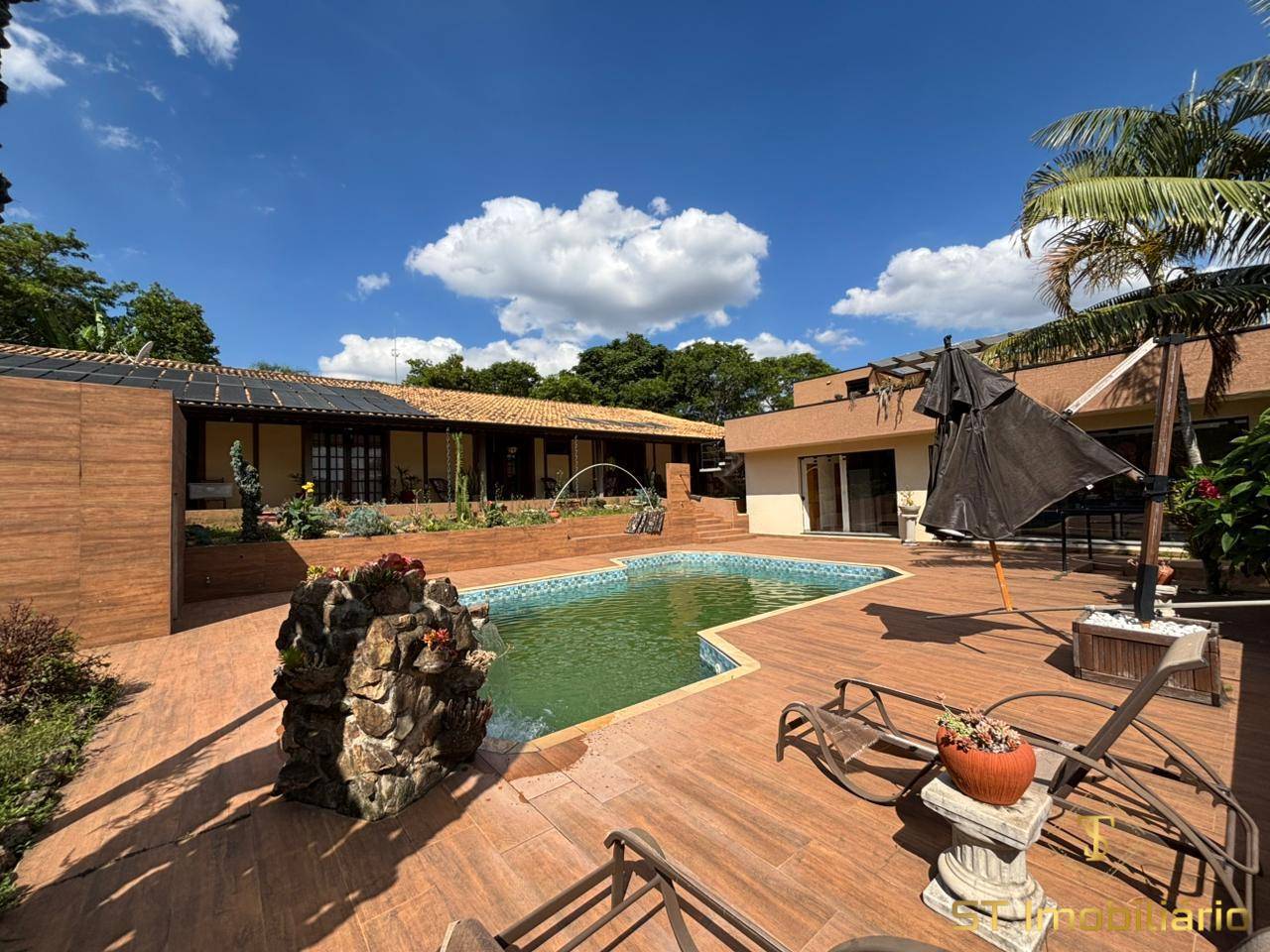 Chácara, 5 quartos, 1080 m² - Foto 1