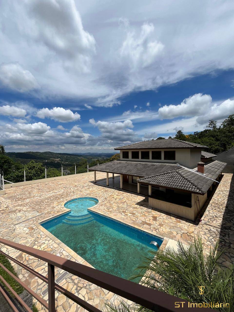 Chácara, 6 quartos, 2800 m² - Foto 1